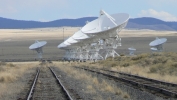 PICTURES/The Very Large Array Telescope - VLA/t_Antenna & Tracks2.JPG